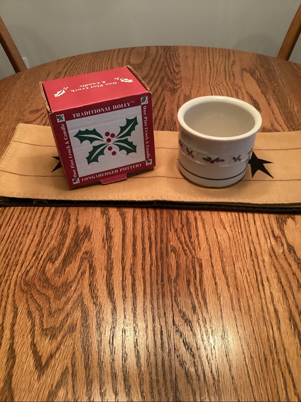 Longaberger Holiday Holly One-Pint Crock in White with Green and Red